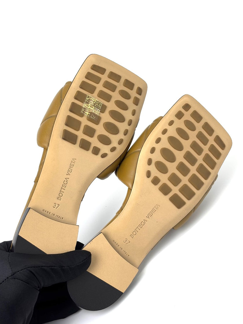 Brand New. Bottega Rubber Lido Sandals In Acorn. 37|7266