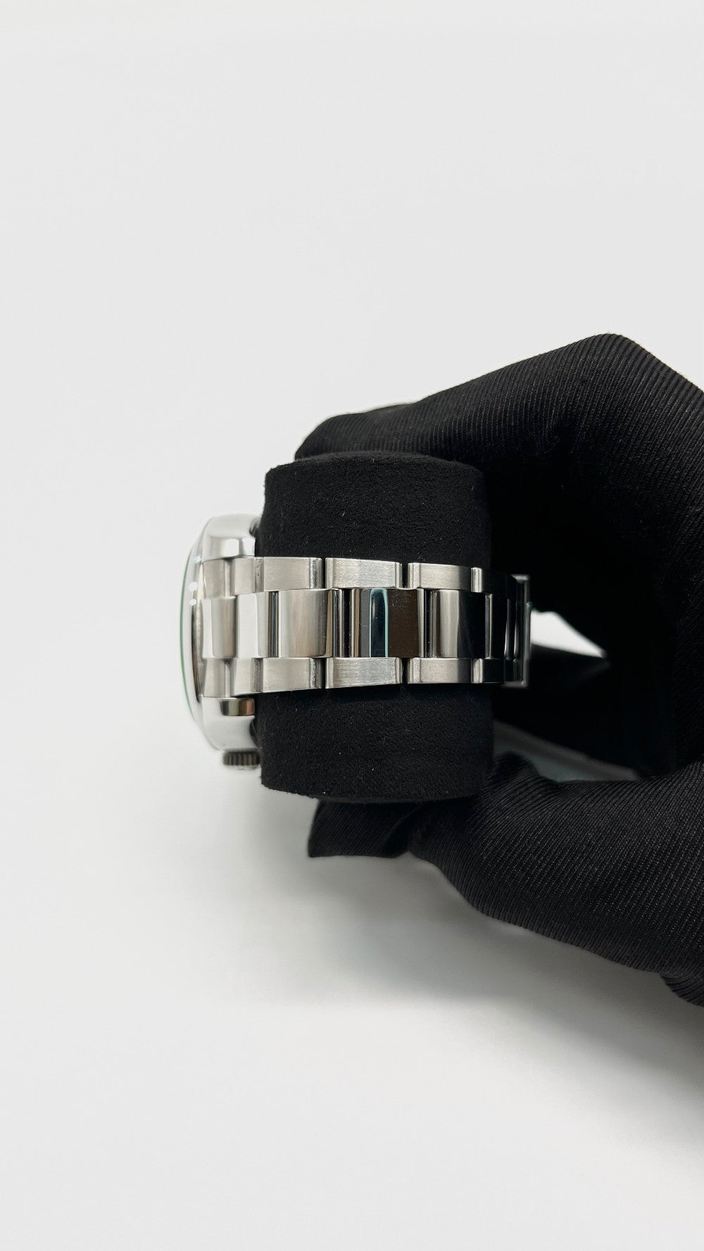 Preowned. Rolex Milgauss Black Dial Oyster Bracelet All Steel 40MM 11.5 Links 2018|14404