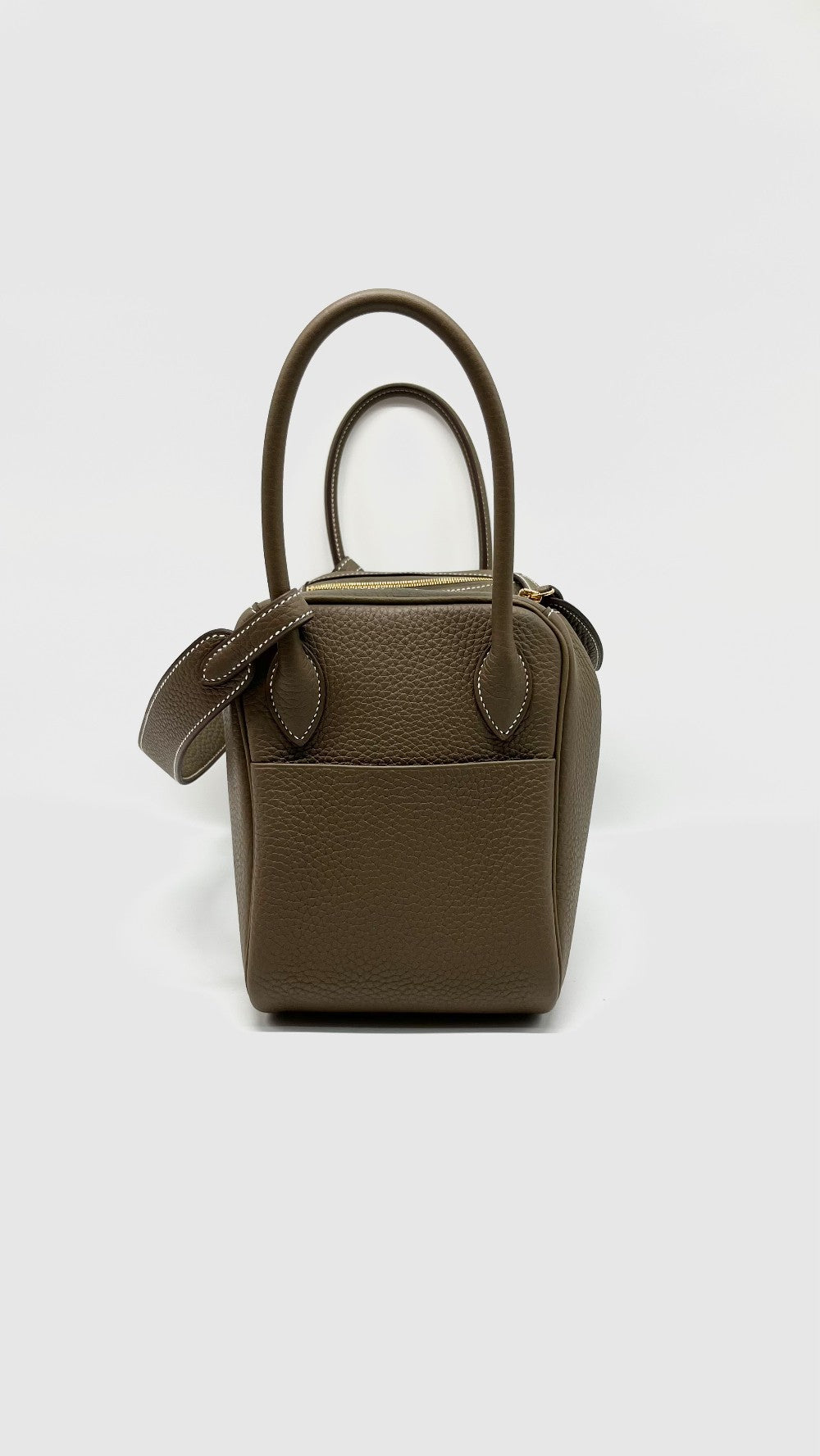 Like New. Hermes Lindy 26 Togo Etoupe GHW. UPY898CU|13322