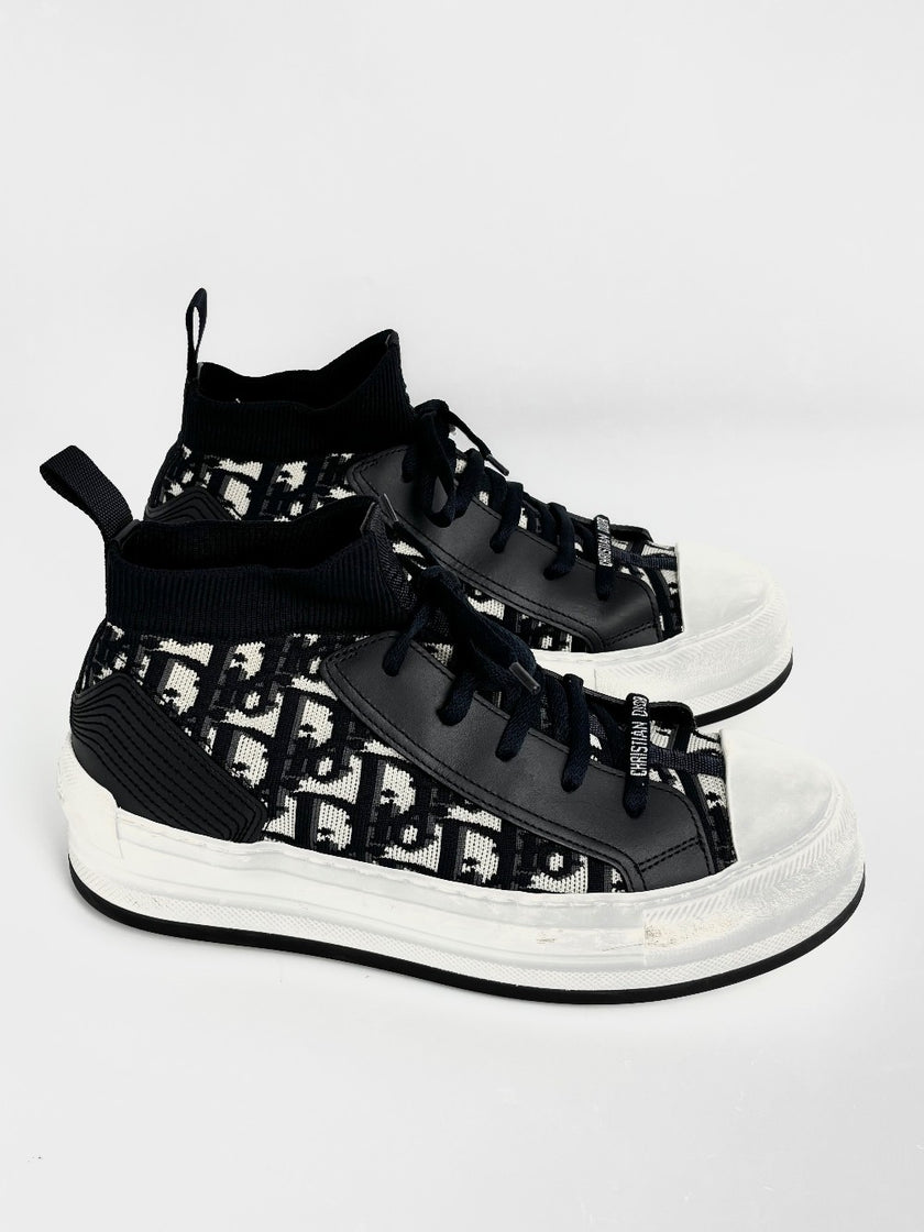 Preowned. Dior Oblique Walk N Sneaker Deep Blue. 38.5|12438