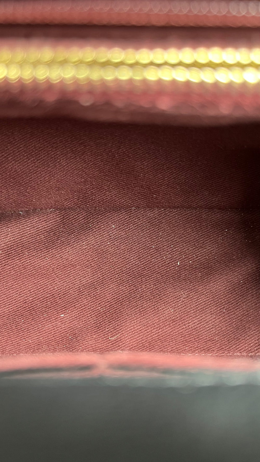 Preowned. Chanel Medium Coco Handle Black. 24190925|3996