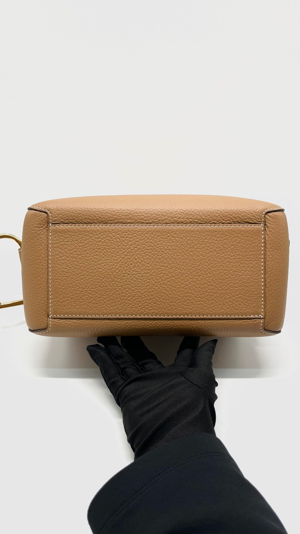 Unused. Delvaux Cool Box MM Tan Taurillon Soft Leather|13163