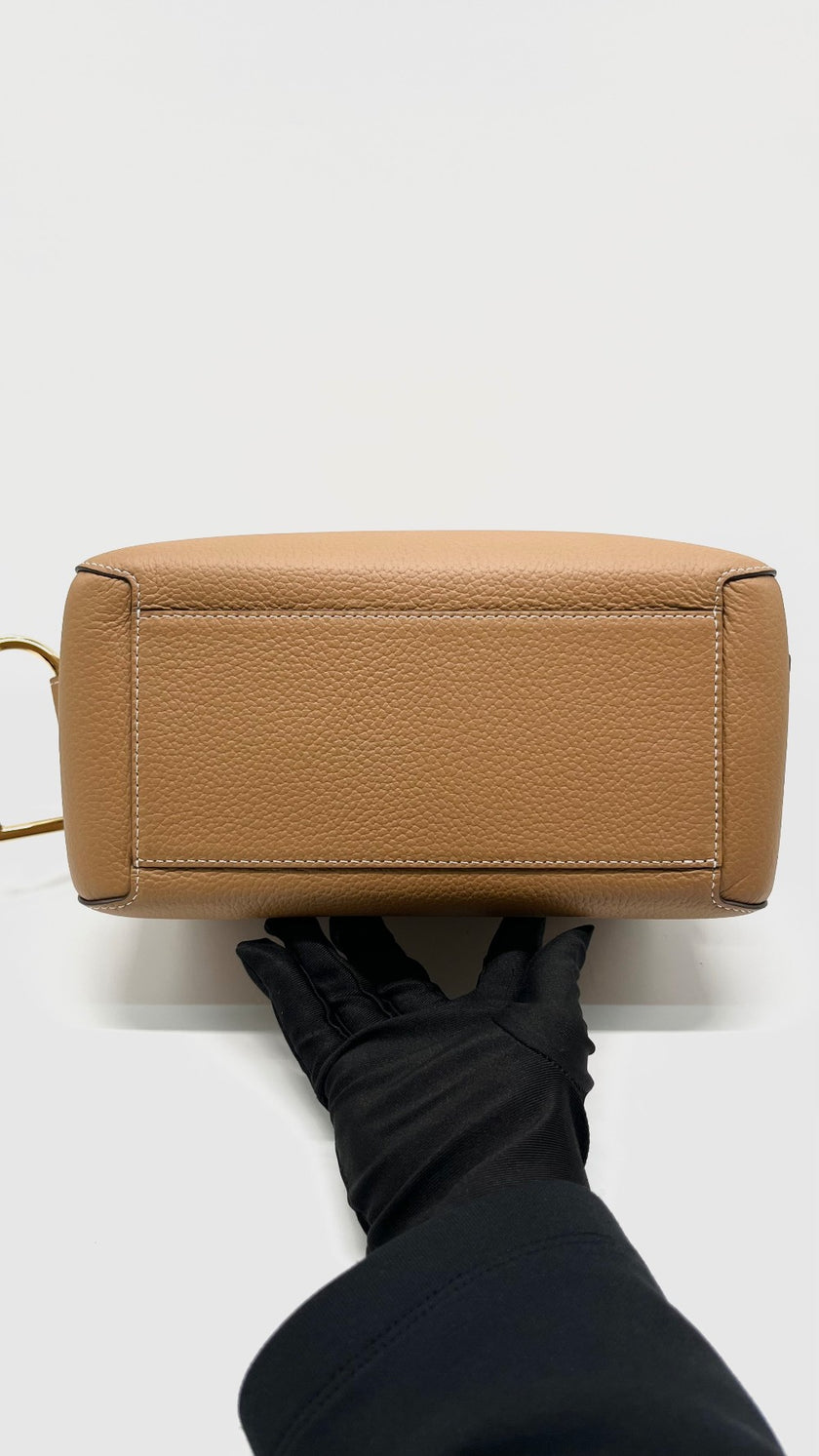 Unused. Delvaux Cool Box MM Tan Taurillon Soft Leather|13163