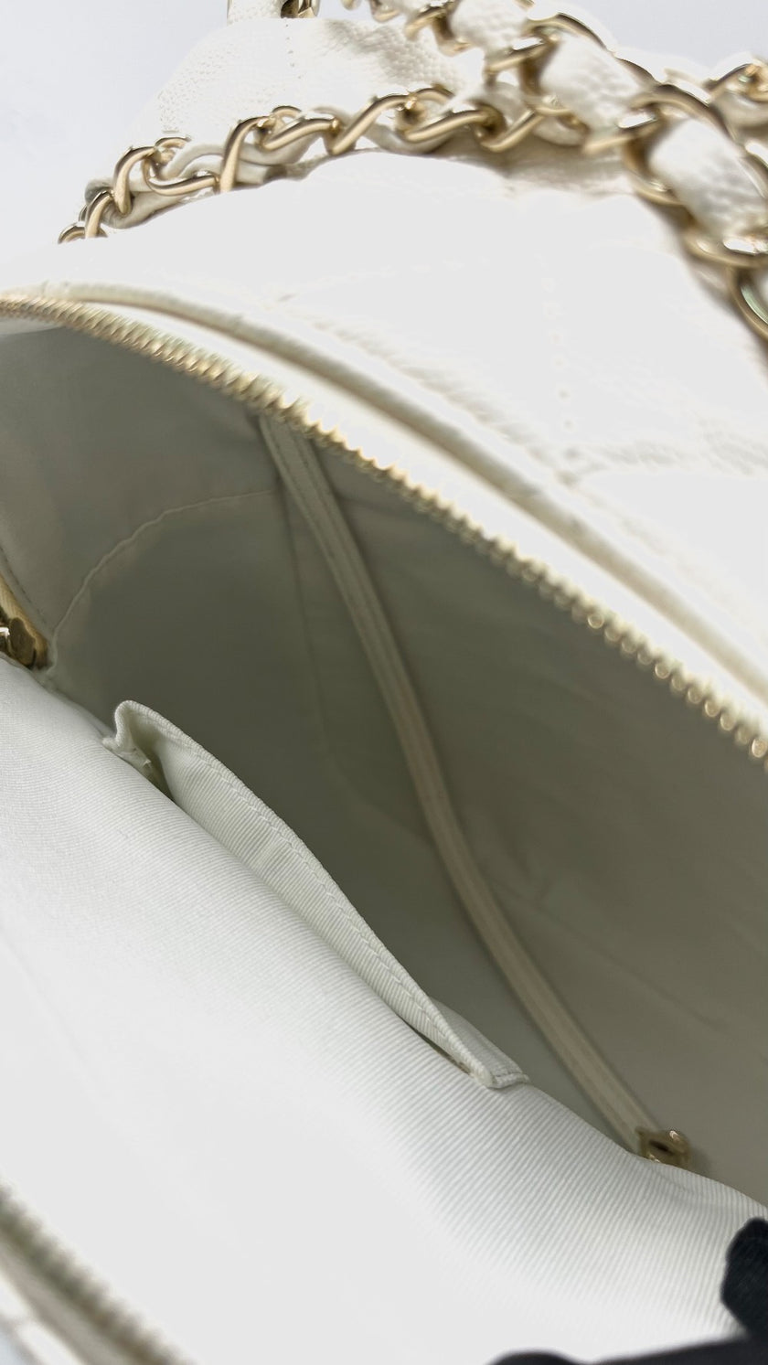 Preowned. Chanel CC Day Backpack White Caviar GHW. 27035013|13838