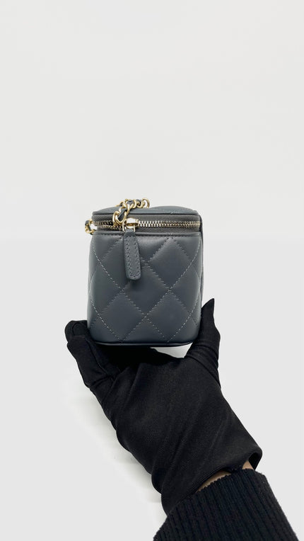 Brand New. Chanel Small Pearl Crush Vanity Case Gray Lambskin GHW. C2P0G450|15121