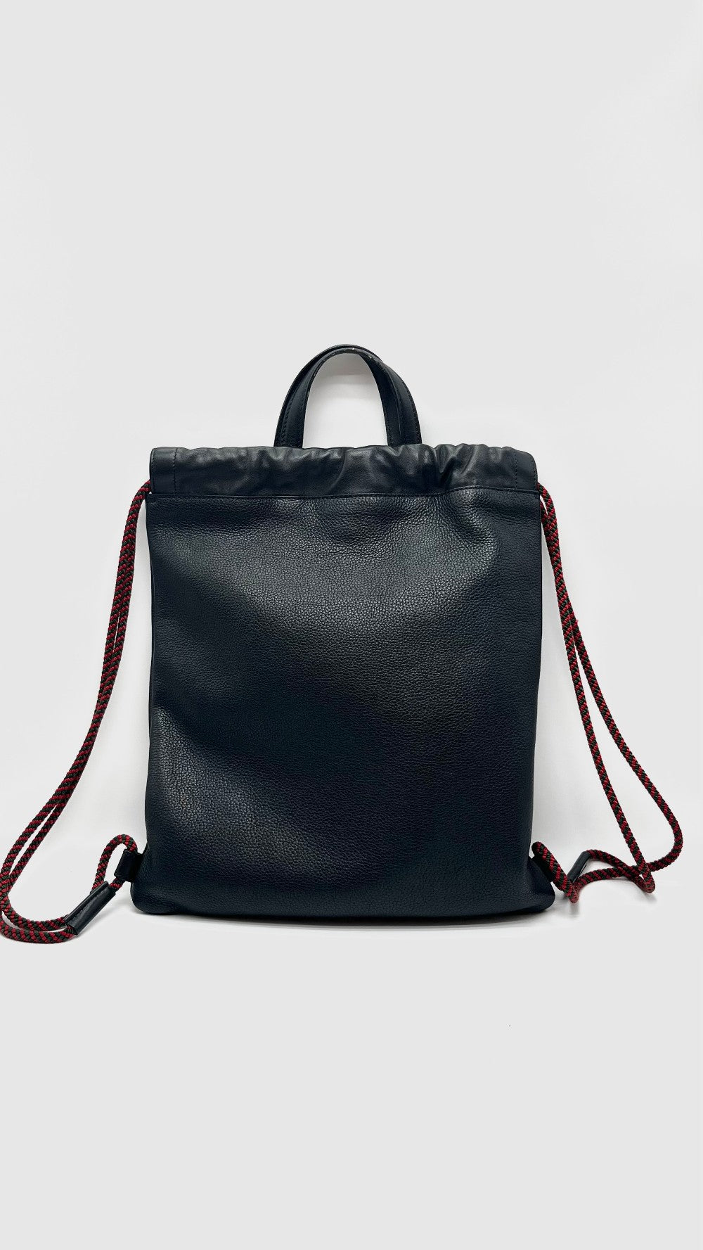 Preowned. Gucci Drawstring Backpack Black Calfskin. 523586|16781