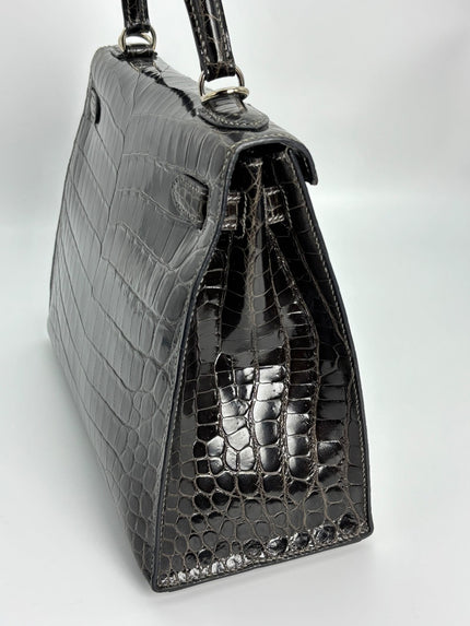 Preowned. Hermes Kelly 28 Croc Gris Fonce. J45S|3365