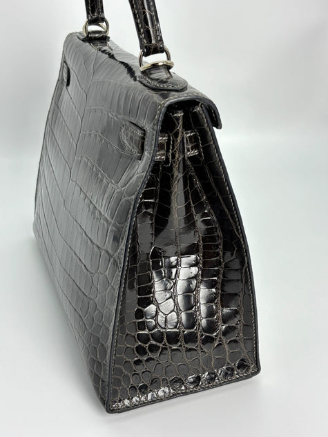 Preowned. Hermes Kelly 28 Croc Gris Fonce. J45S|3365