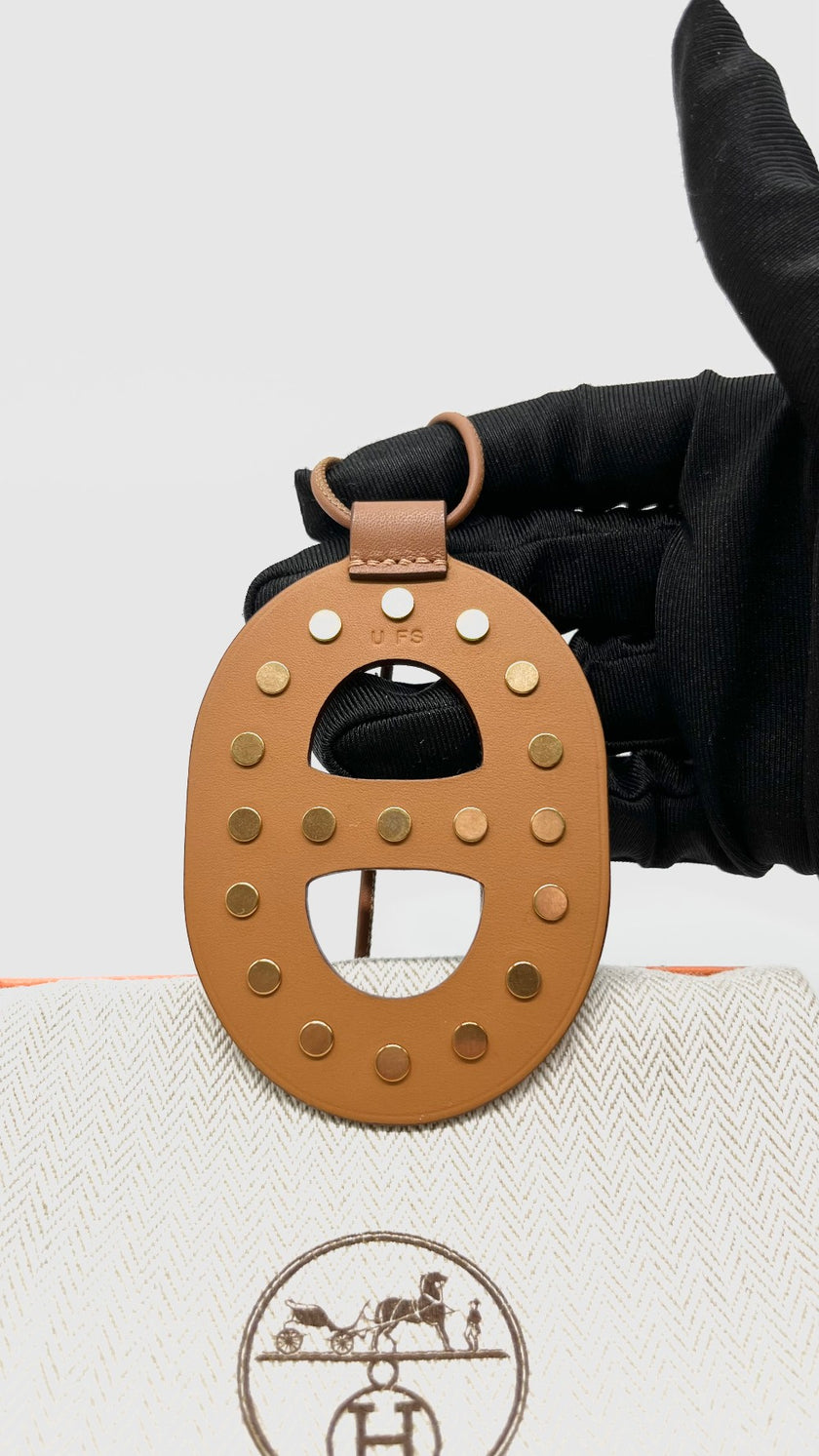 Brand New. Hermes Horn Necklace Gold w/ Studs|9355