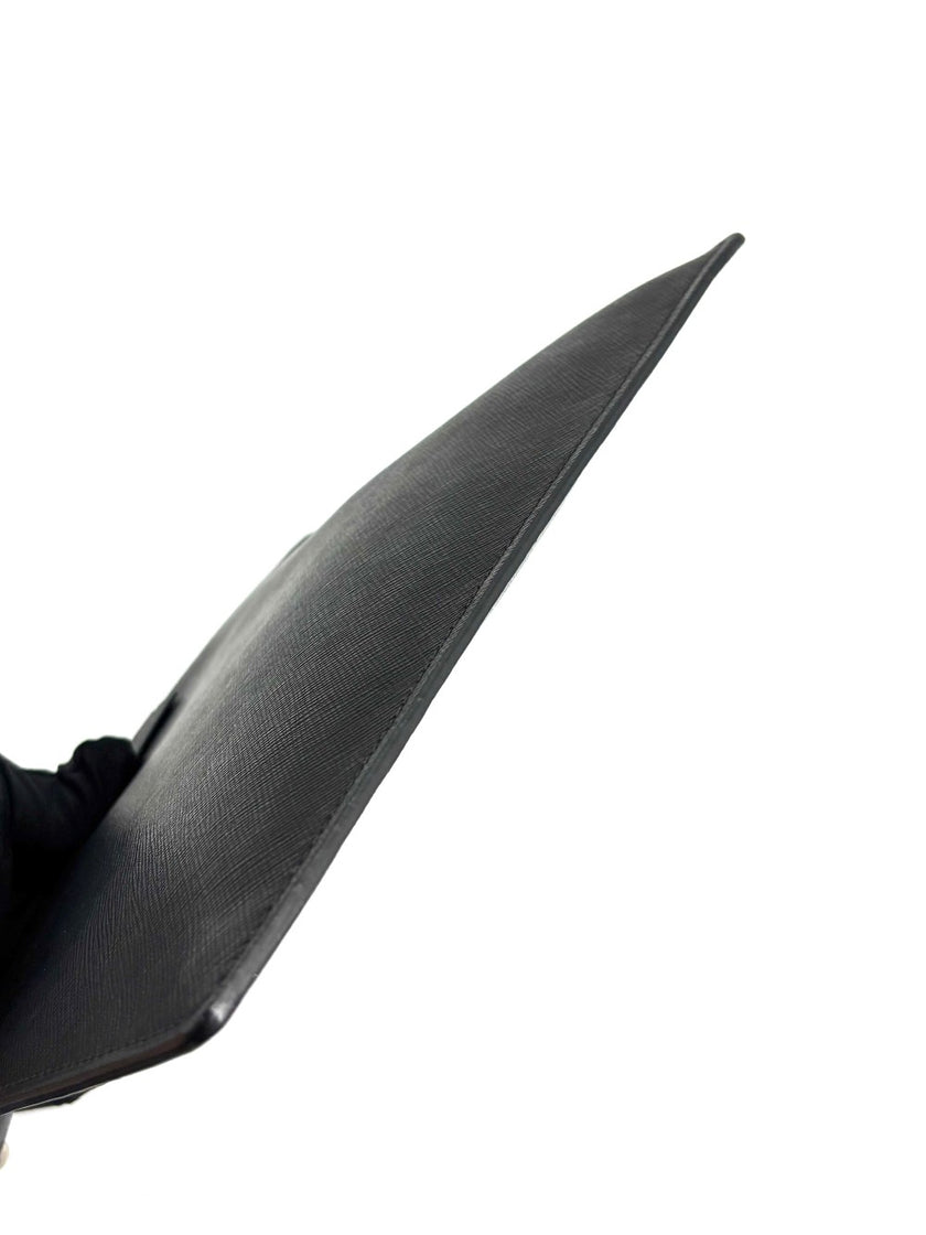 Preowned. Givenchy Wristlet Clutch Black. ARB1116|11871