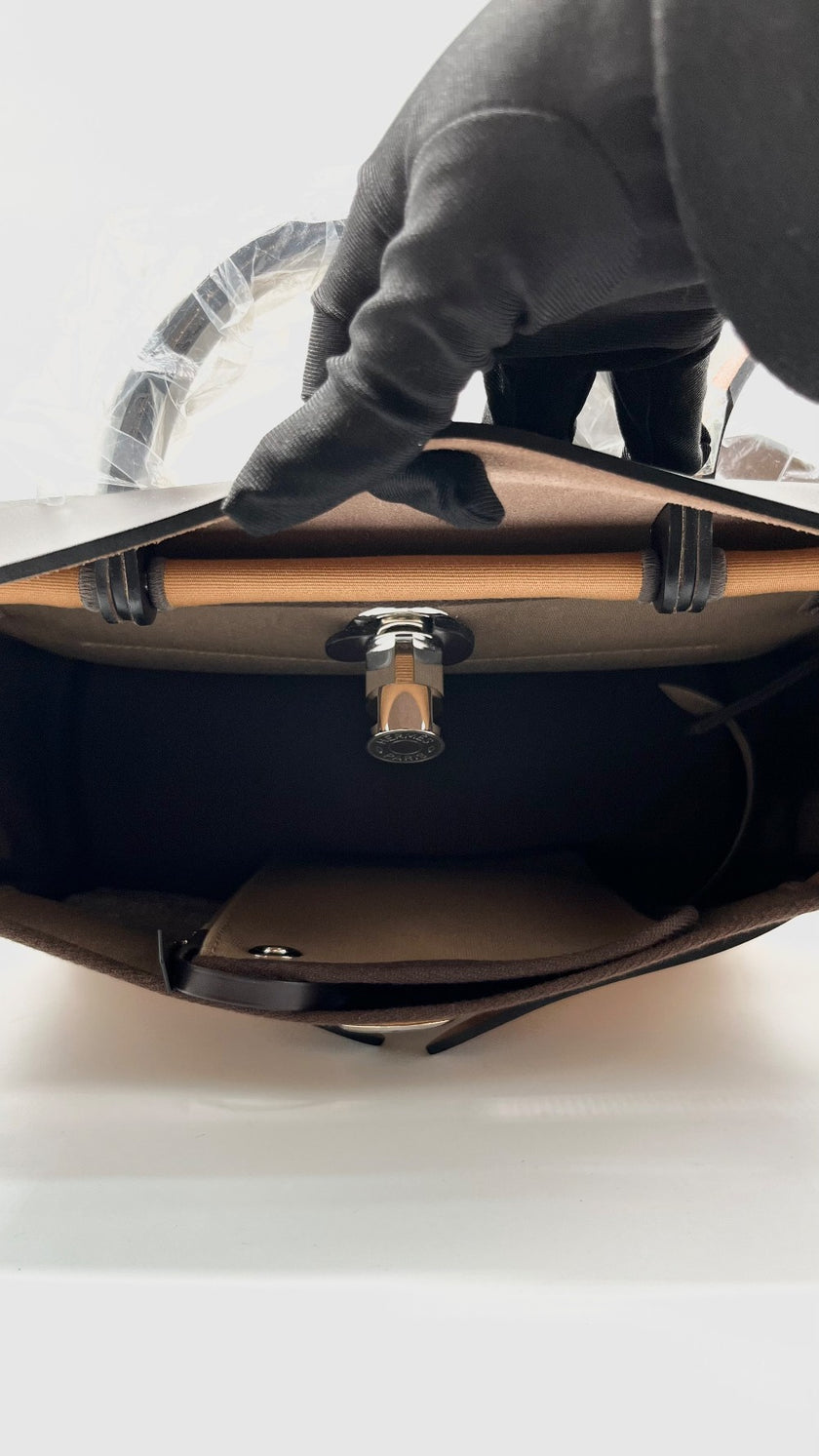 Brand New. Hermes Herbag Zip Retourne 31 Toile Officier Dune Etoupe /Ebene PHW. UTS005AU|9823