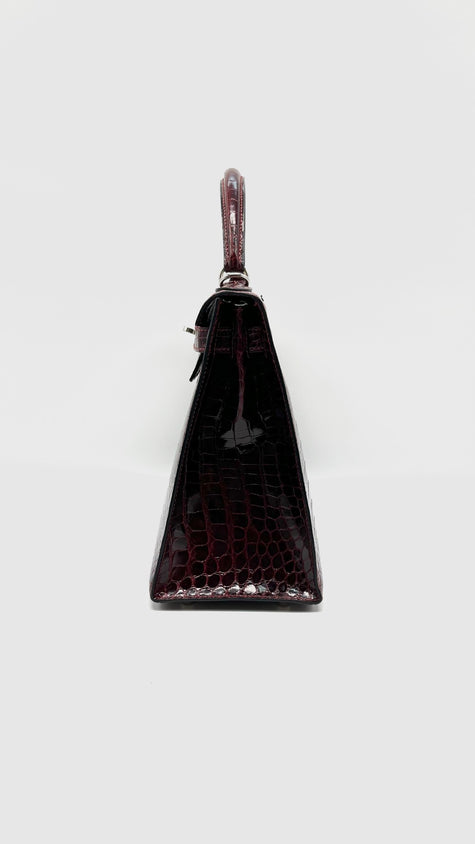 Like New. Hermes Kelly 28 Bordeaux Porosus Croc PHW. H Square 020013|15244