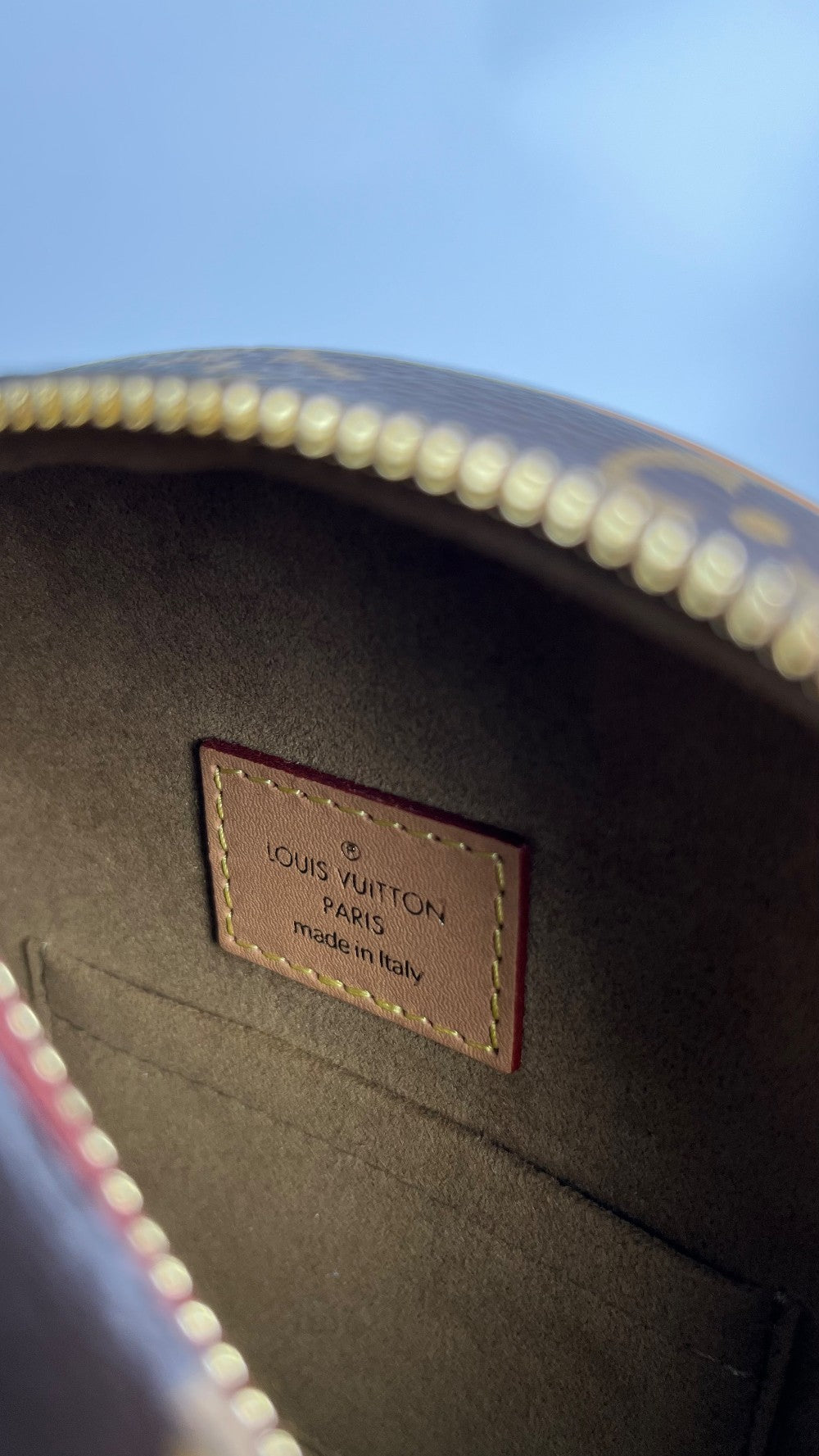 Preowned. LV Chapeu Boite Mono. PL4158|4681