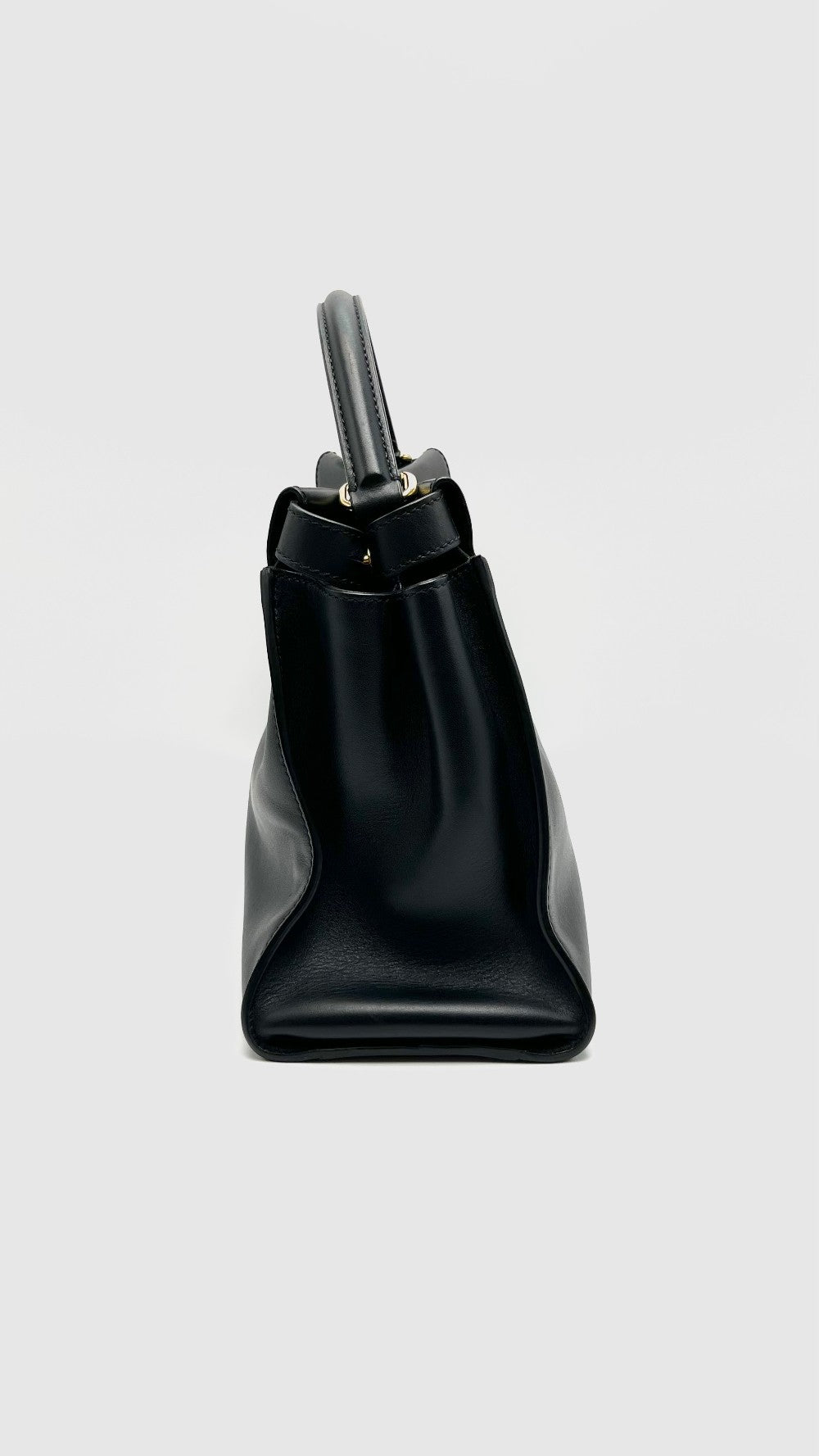 Preowned. Fendi Peekaboo Regular Black GHW|15658