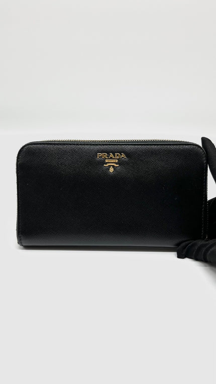 Preowned. Prada Long Zippy Wallet Saffiano Black GHW|5574