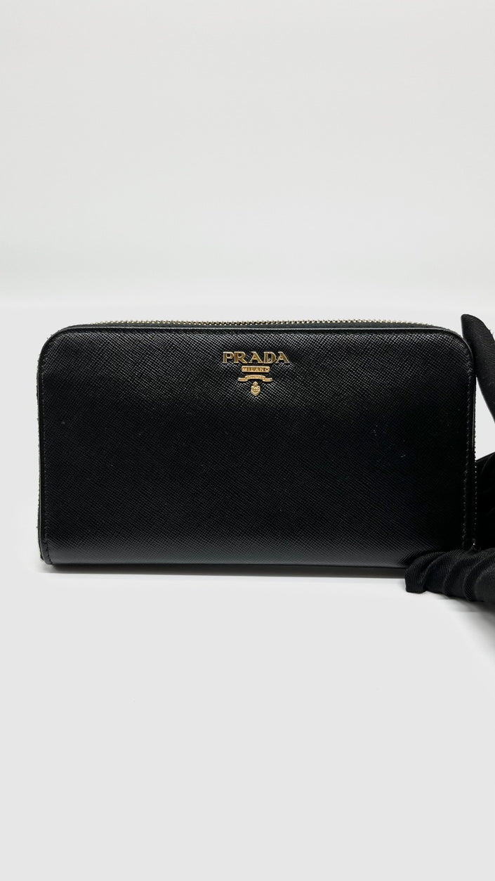 Preowned. Prada Long Zippy Wallet Saffiano Black GHW|5574