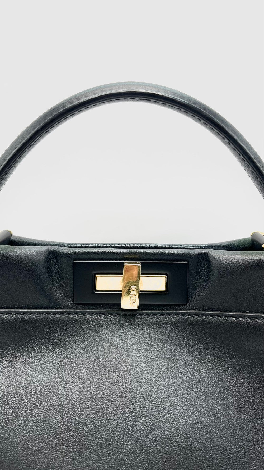 Preowned. Fendi Peekaboo Regular Black GHW|15659