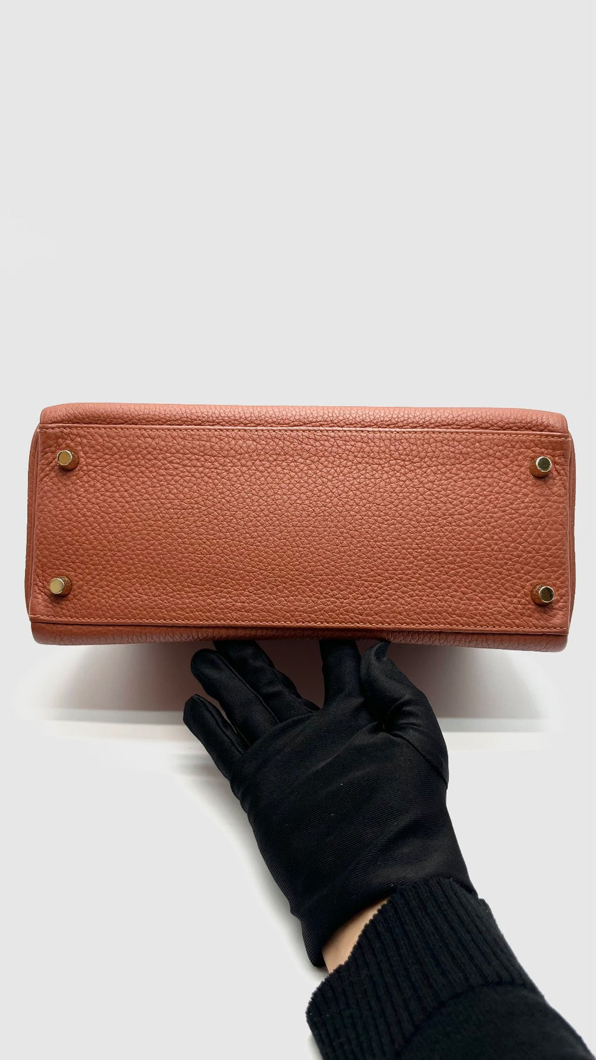 Preowned. Hermes Kelly 28 Cuirve Togo GHW. XHT101BM|15582