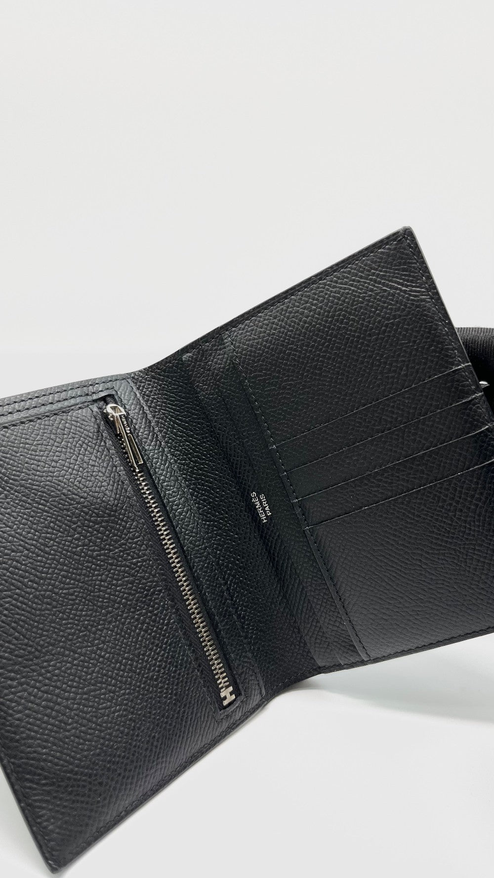 Preowned. Hermes Bearn Compact Wallet Black PHW. DNN002NY|9929