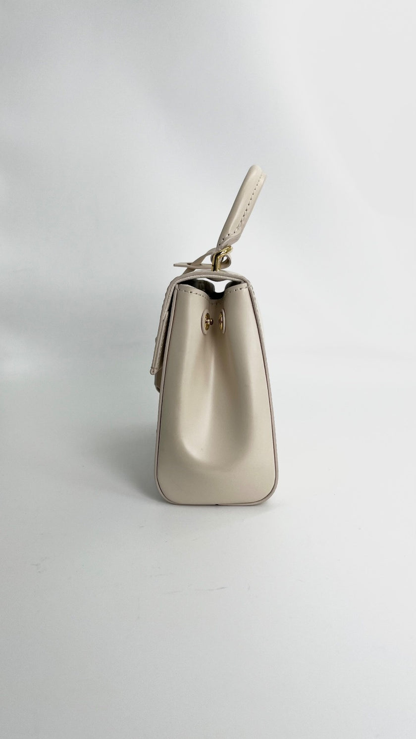 Preowned. LV Clunny Epi White Mini. Microchip|4811