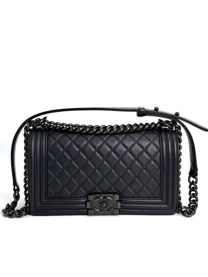 Preowned. Chanel Leboy Old Medium So Black. 24954970|4297