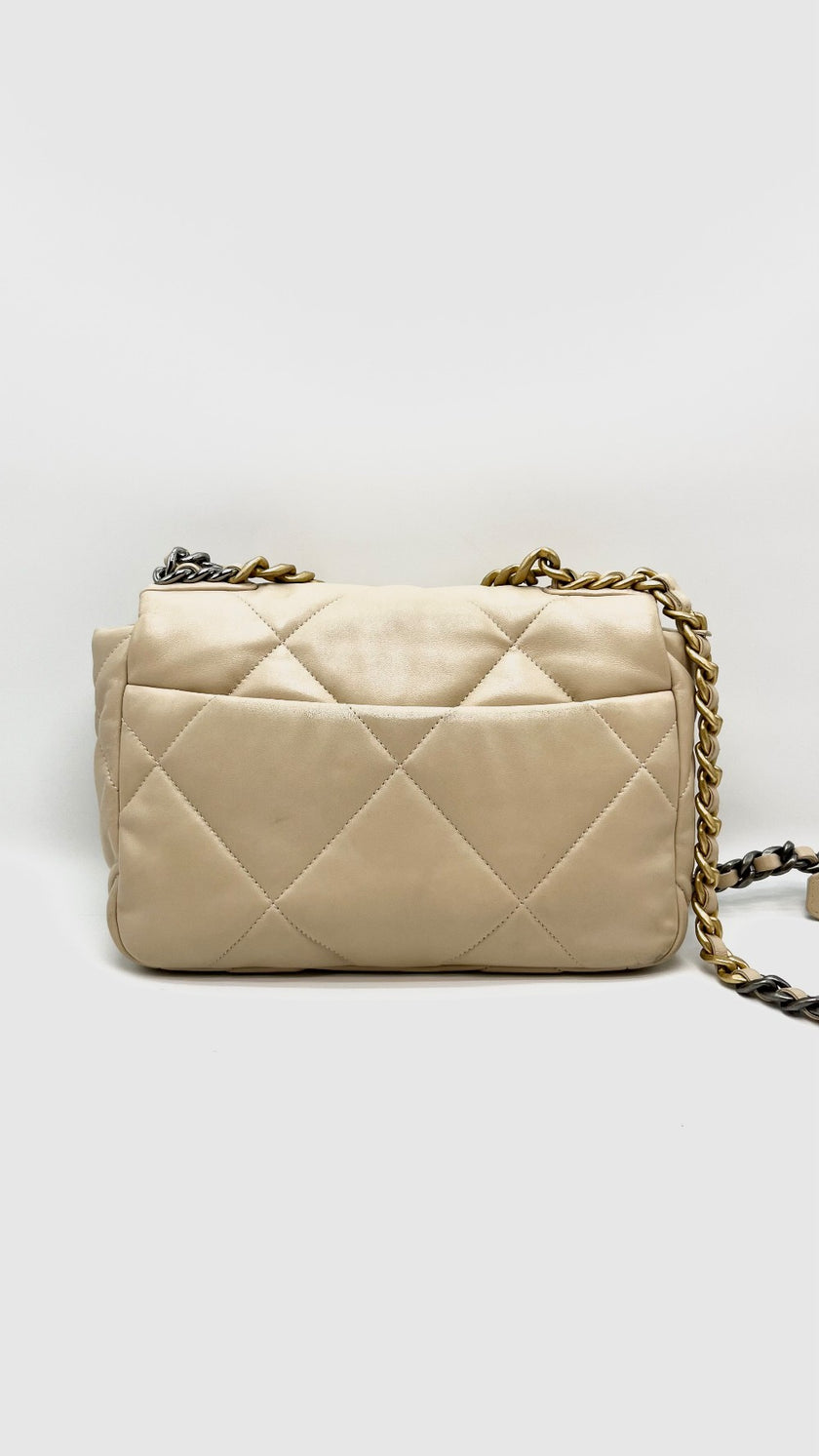 Preowned. Chanel C19 Small Beige Lambskin GHW/RHW,SHW. P724TT3|16073