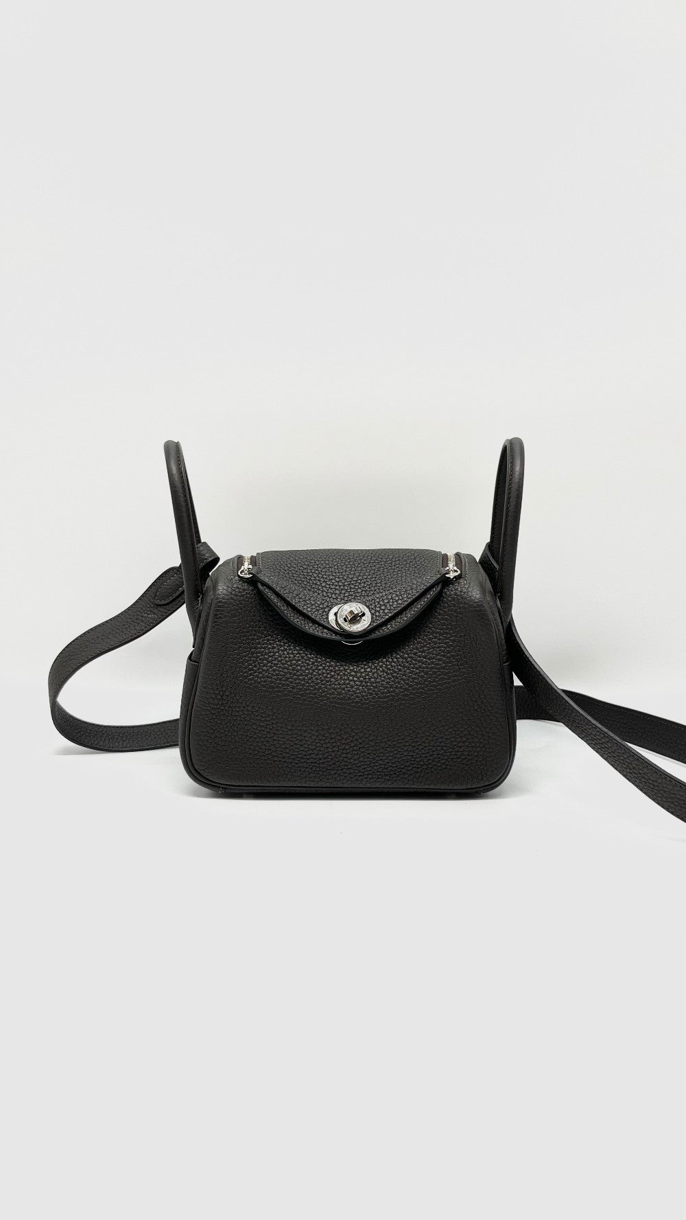 Like New. Hermes Mini Lindy Togo Ebene PHW. DCT382NN|13036