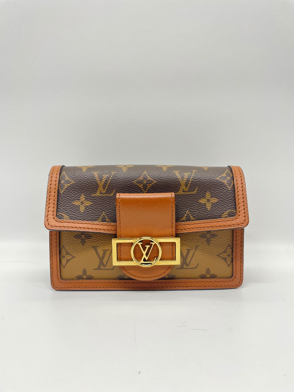 Preowned. LV Dauphine Chain Wallet Monogram And Monogram Reverse|13431