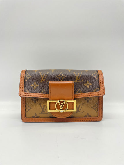 Preowned. LV Dauphine Chain Wallet Monogram And Monogram Reverse|13431