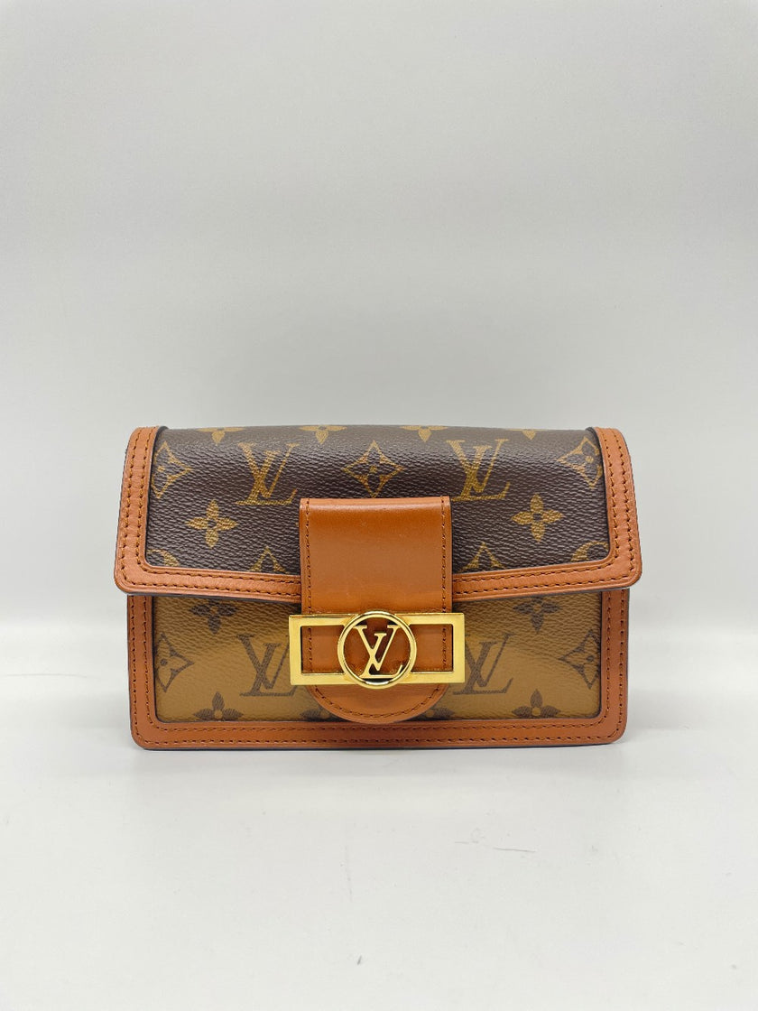 Preowned. LV Dauphine Chain Wallet Monogram And Monogram Reverse|13431