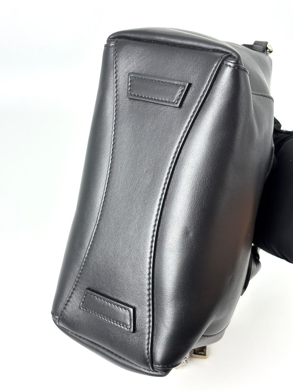 Preowned. Givenchy Soft Antigona Mini Black With Chain|6136