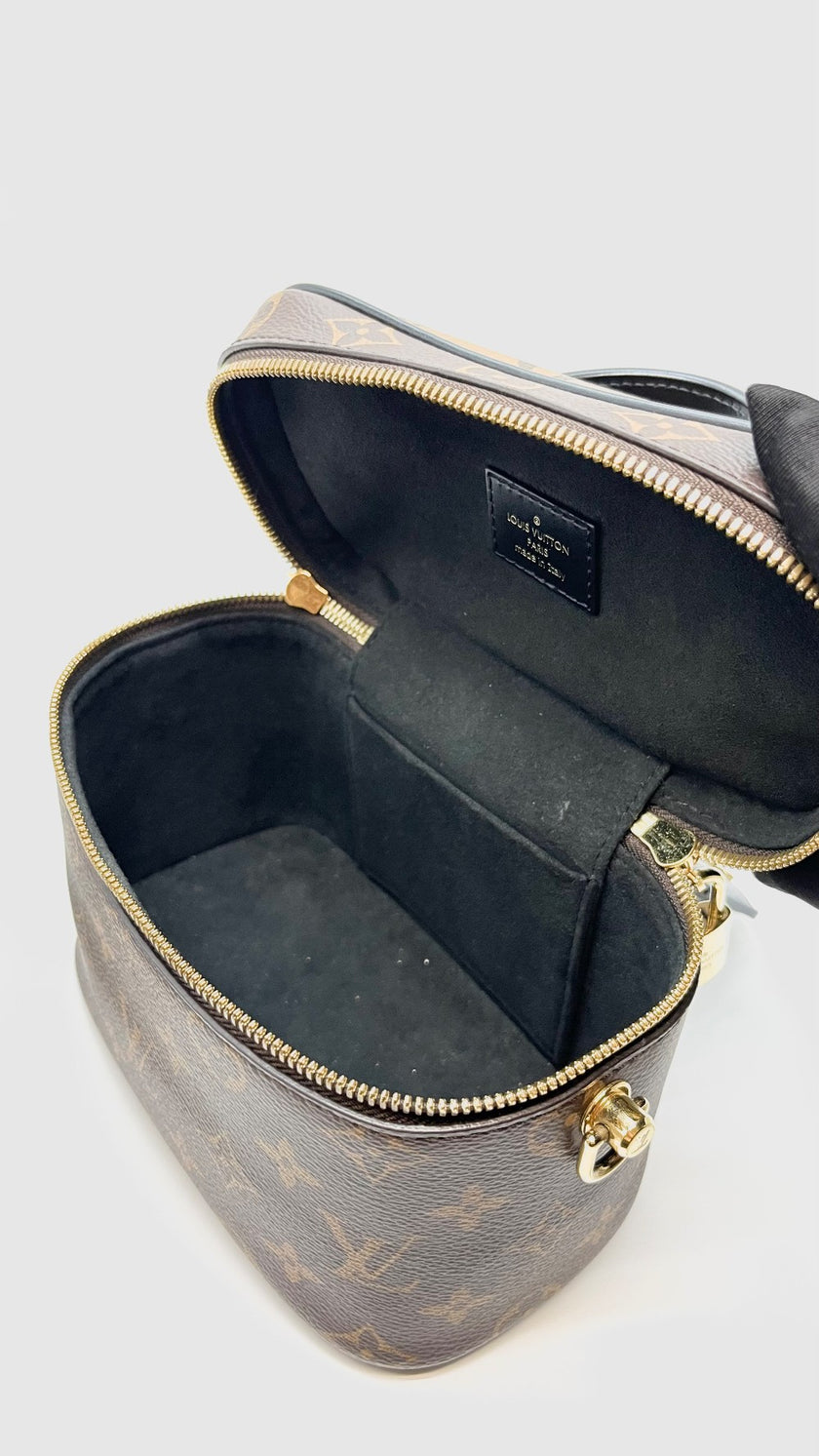 Like New. LV Vanity Kit Mono Reverse GHW. PL0271|16890