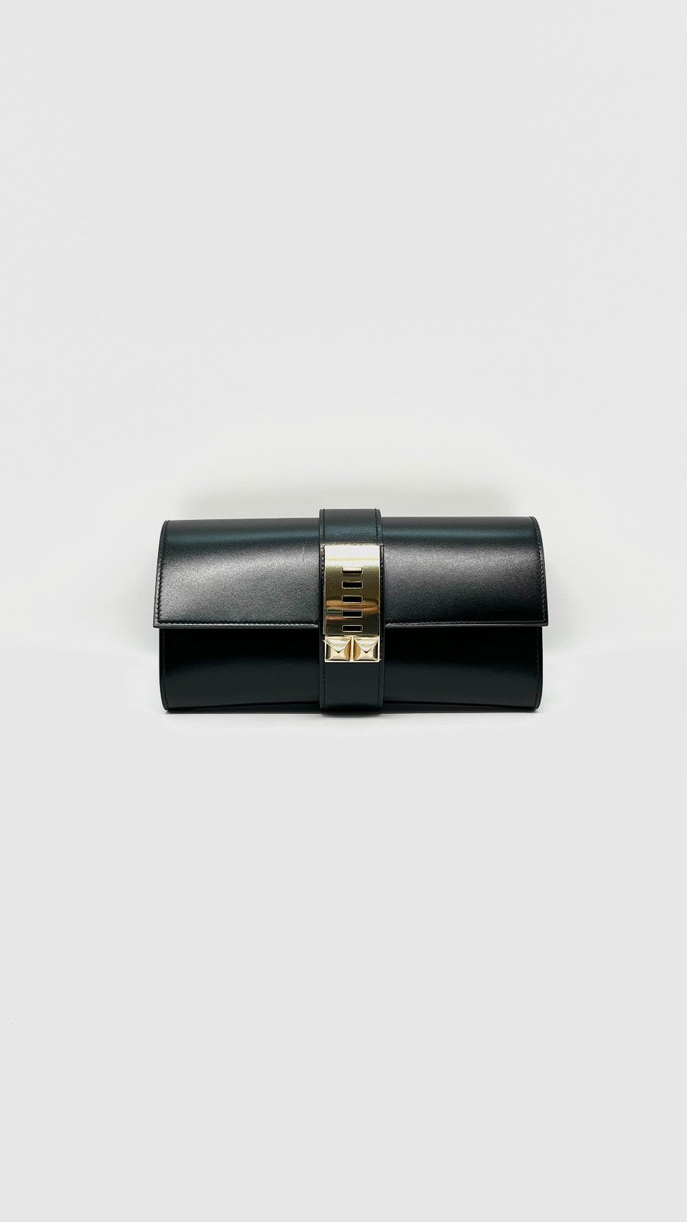 Preowned. Hermes Medor 23 Clutch Black GHW. RFA012BI|9779
