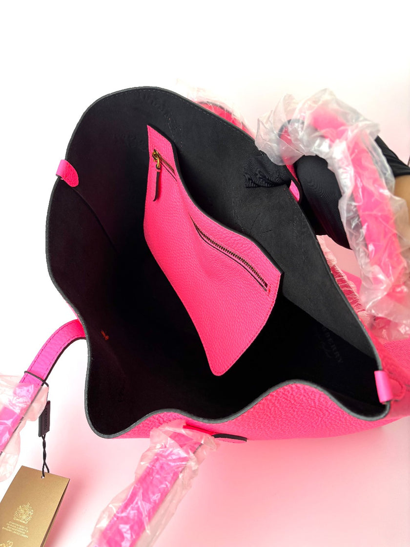 Brand New. Burberry Tote Pink|6265