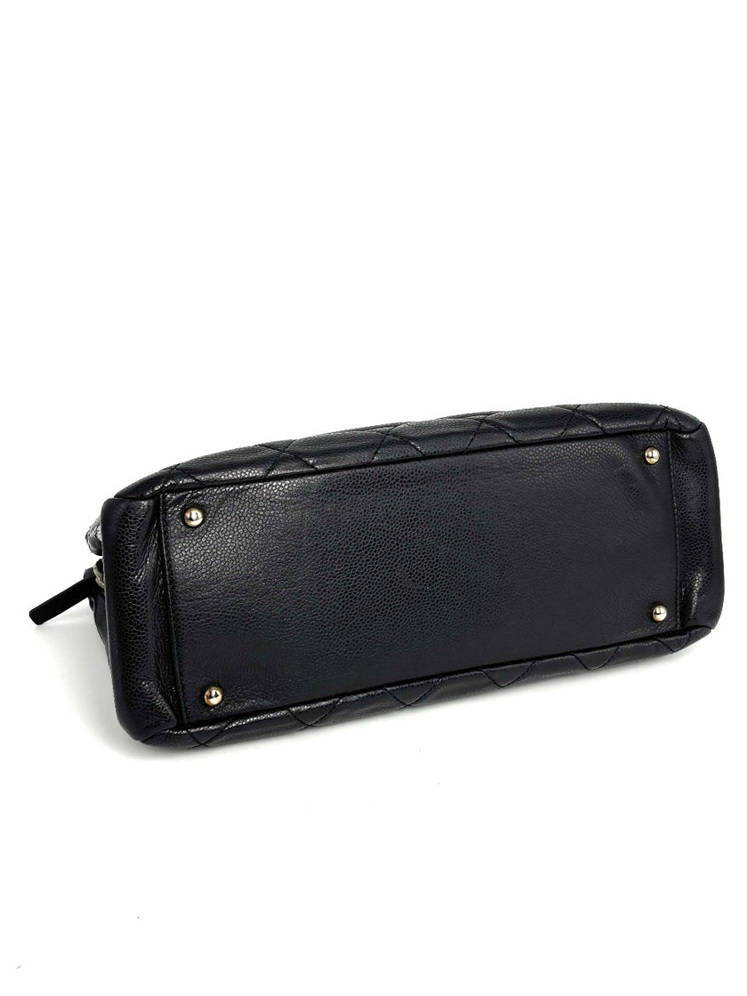 Preowned. Chanel CC Black Quilted Caviar Medium Shopping Tote Bag SHW. 17672225|12398