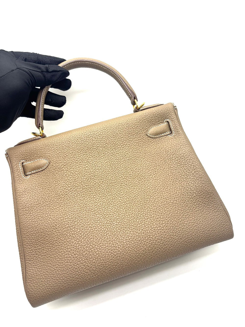 Like New. Hermes Kelly 28 Etoupe Togo GHW. UMU121SC|17313
