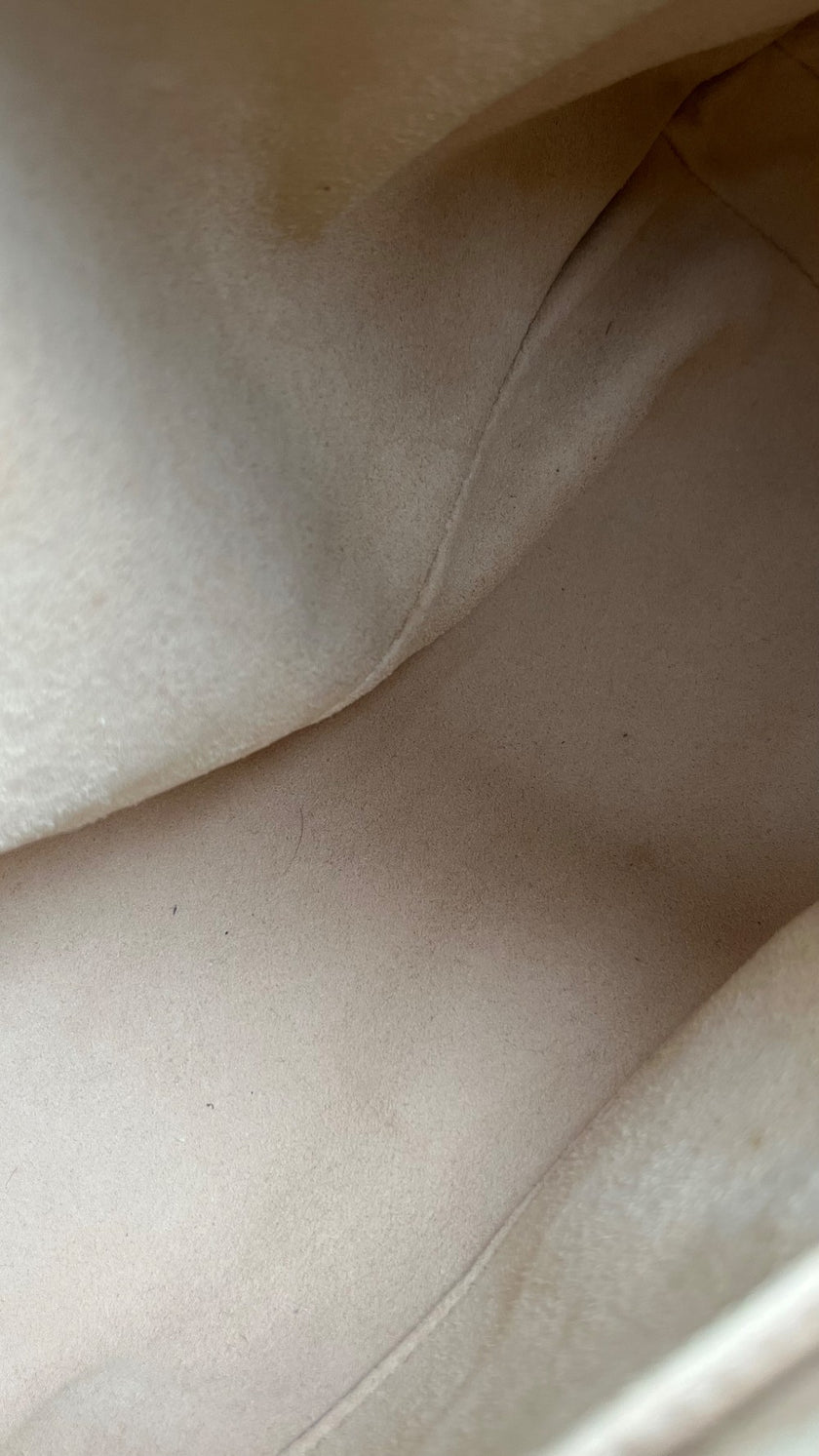 Like New. Gucci Top Handle Sling White. 498110-204991|4489