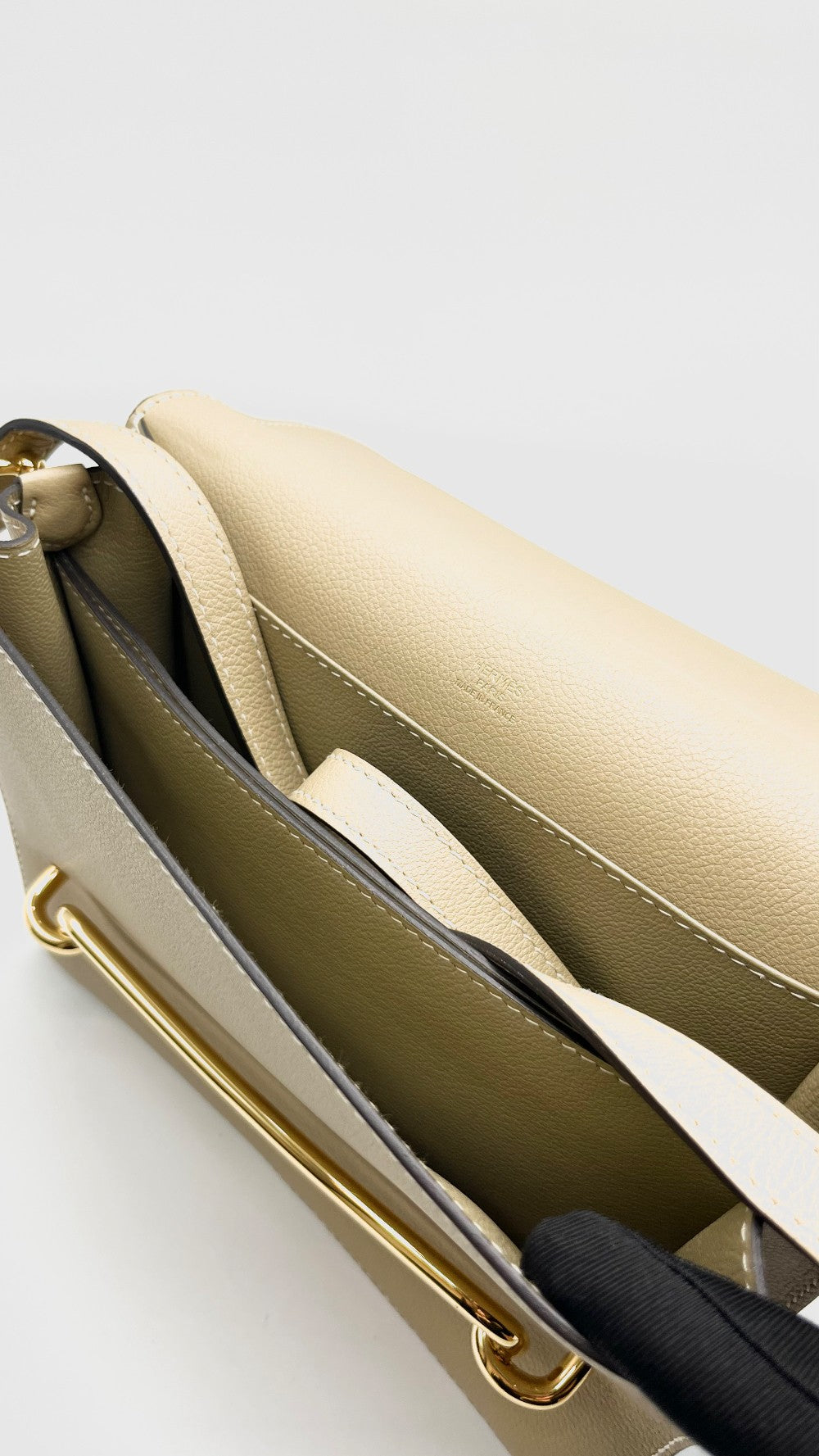 Like New. Hermes Roulis 23 Trench Evercolor GHW. XST009 SU|15597