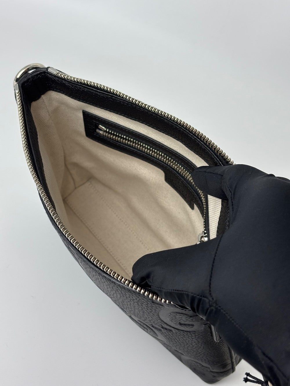 Like New. Gucci Jumbo Small Sling Bag Black|5977