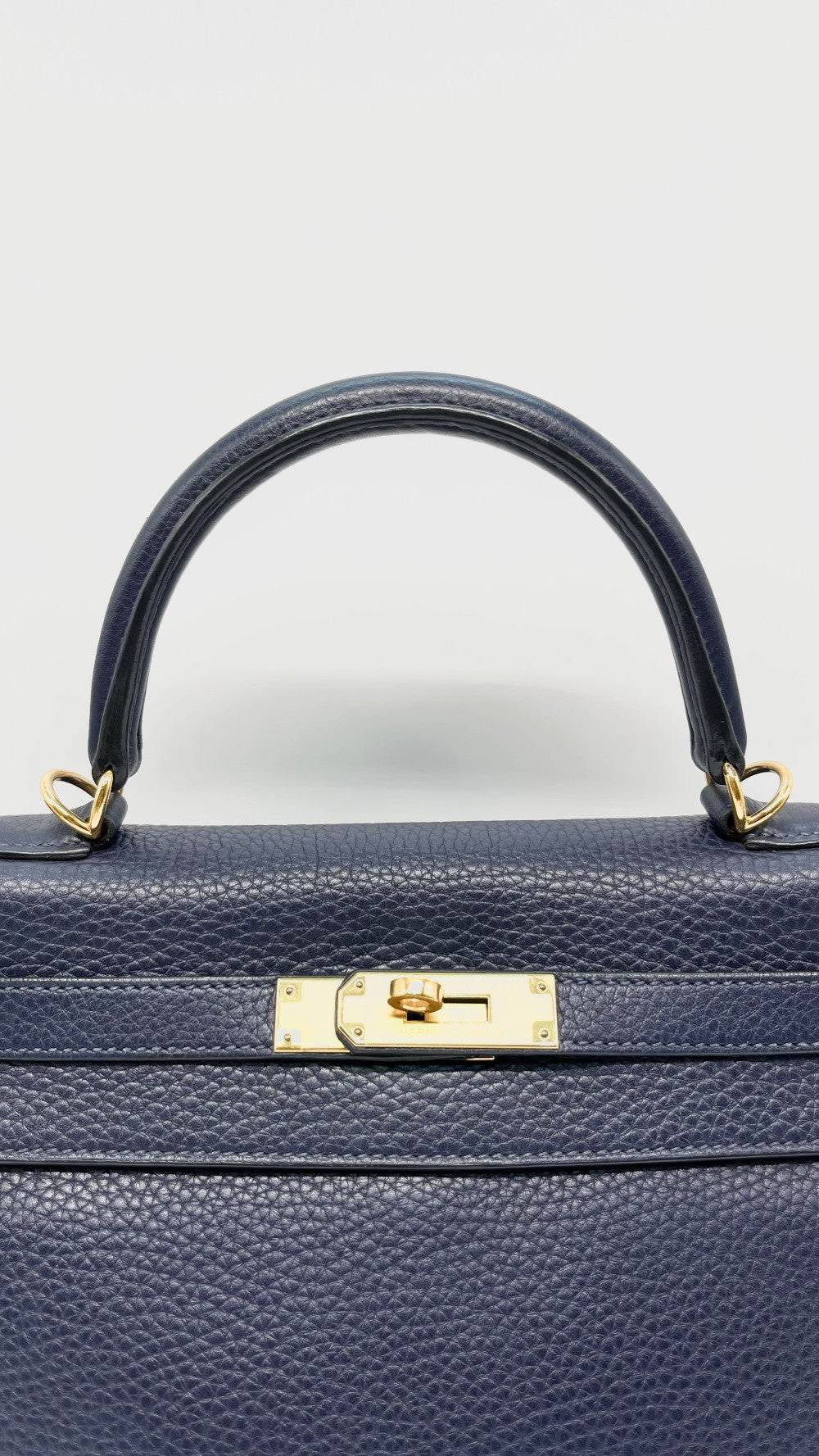 Preowned. Hermes Kelly 28 Blue Nuit Togo GHW. TII007BG|15341