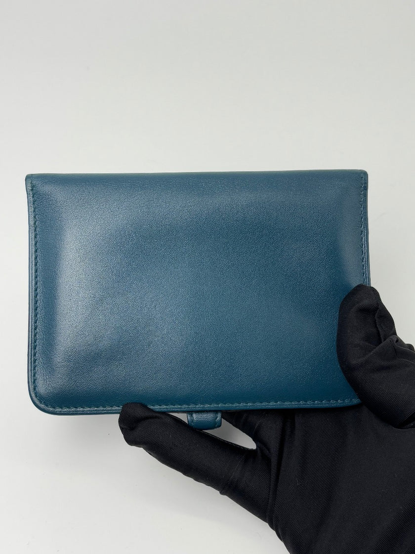 Preowned. Hermes Dogon Compact Wallet Blue Colvert. TNN011BB|6959