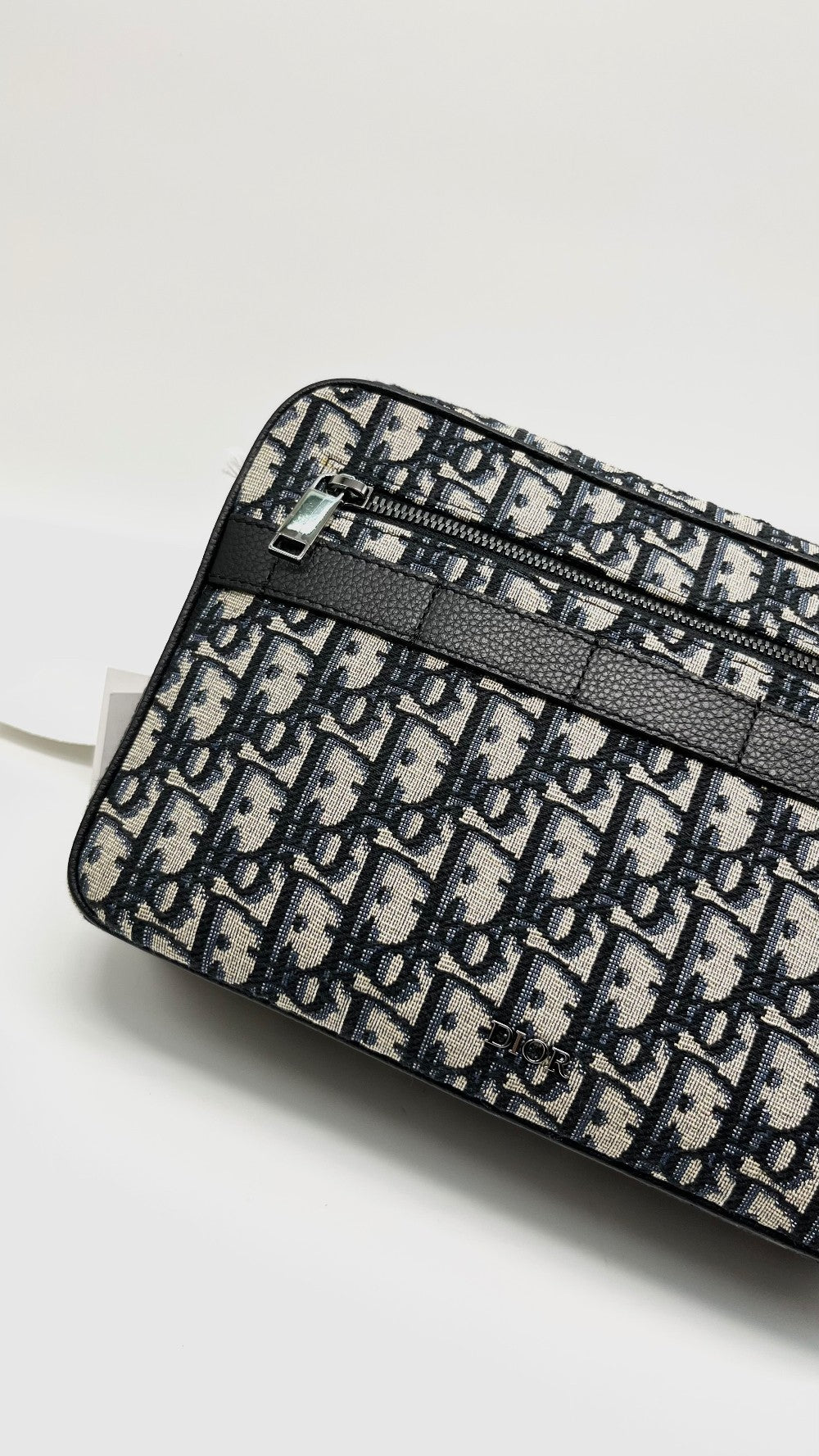 Brand New. Dior Safari Messenger Oblique. 01BO0244|14598