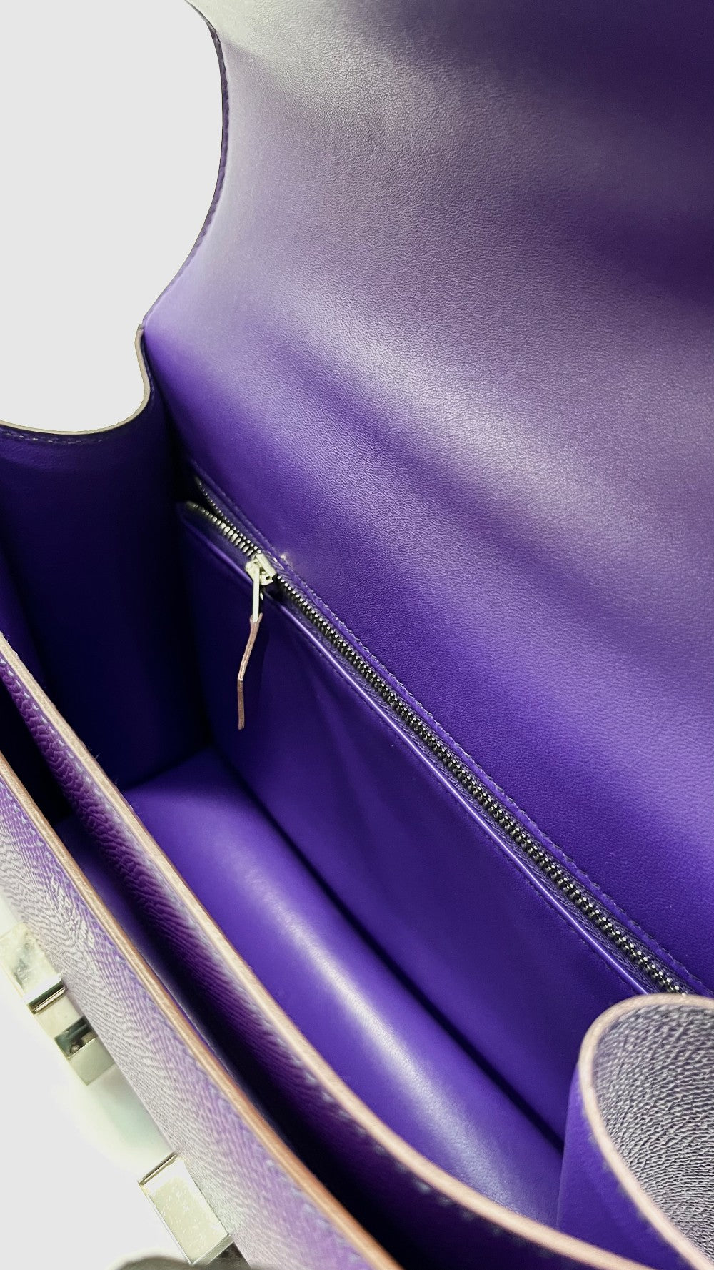Preowned. Hermes Constance 24 Ultra Violet Epsom PHW. P Square X03|9312