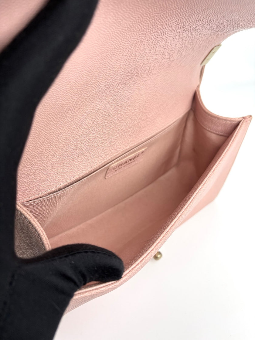 Preowned. Chanel Leboy Old Medium Light Pink. 25398279|4312