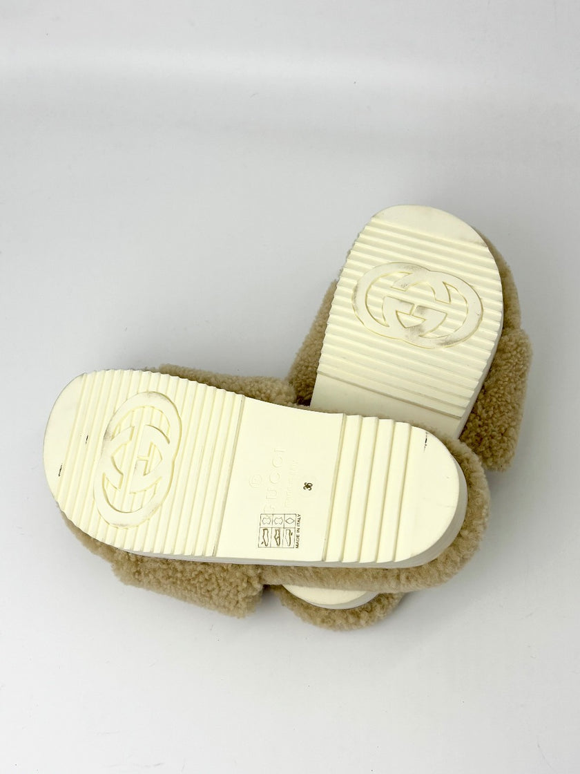 Preowned. Gucci Slides Teddy Beige. 36|7271