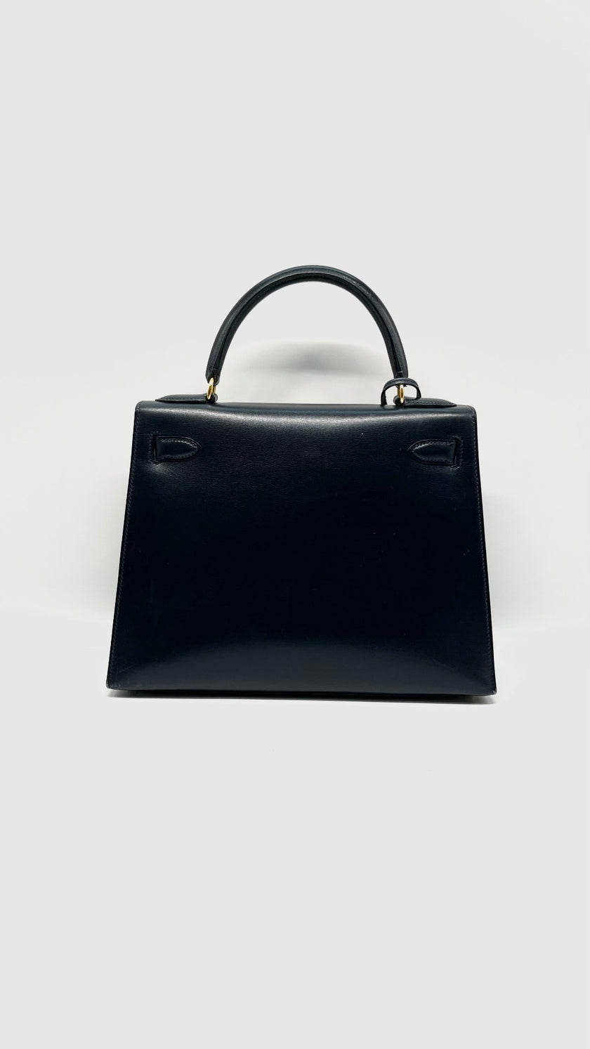 Preowned. Hermes Kelly 28 Black Boxcalf GHW. Circle W9.|11442