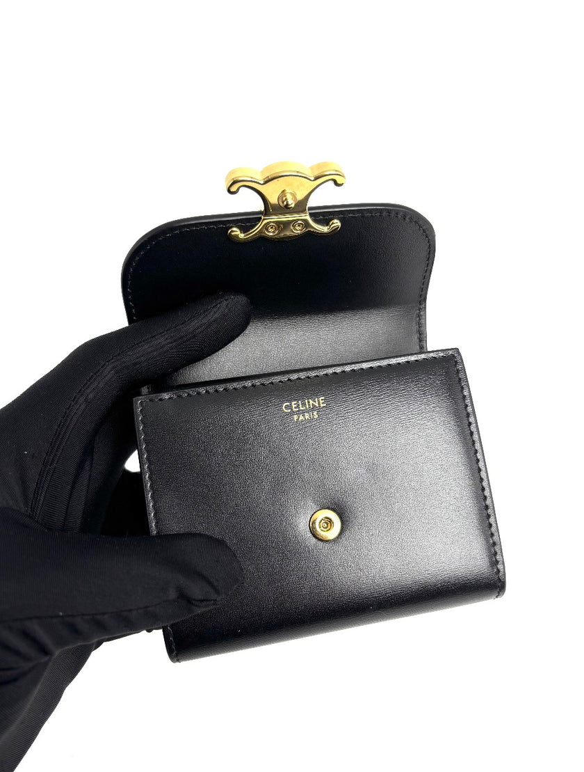 Preowned. Celine Triomphe Flap Black Wallet|12557