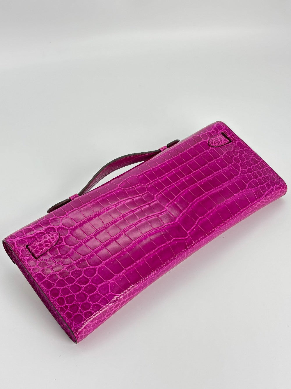 Preowned. Hermes Kelly Cut Croc Rose Scherehezade. XPI002FH|3358