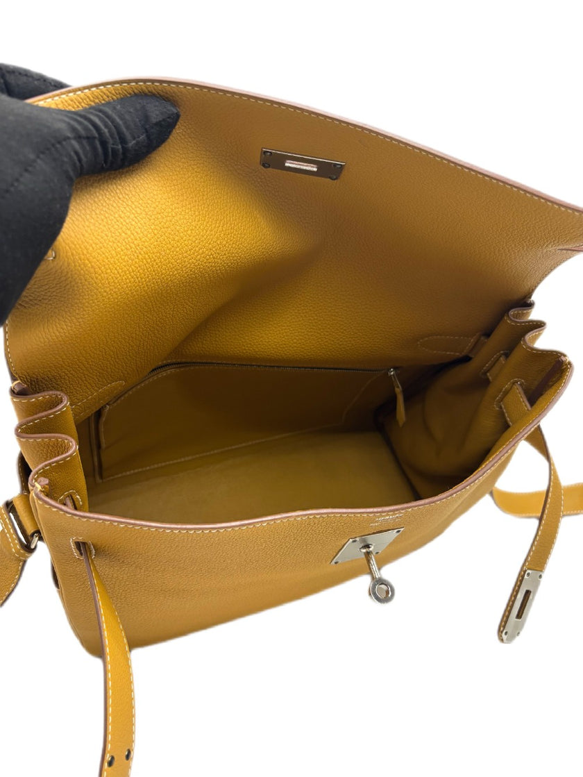 Like New. Hermes Kelly Messenger Natural Sable PHW. WMS174BK|17375