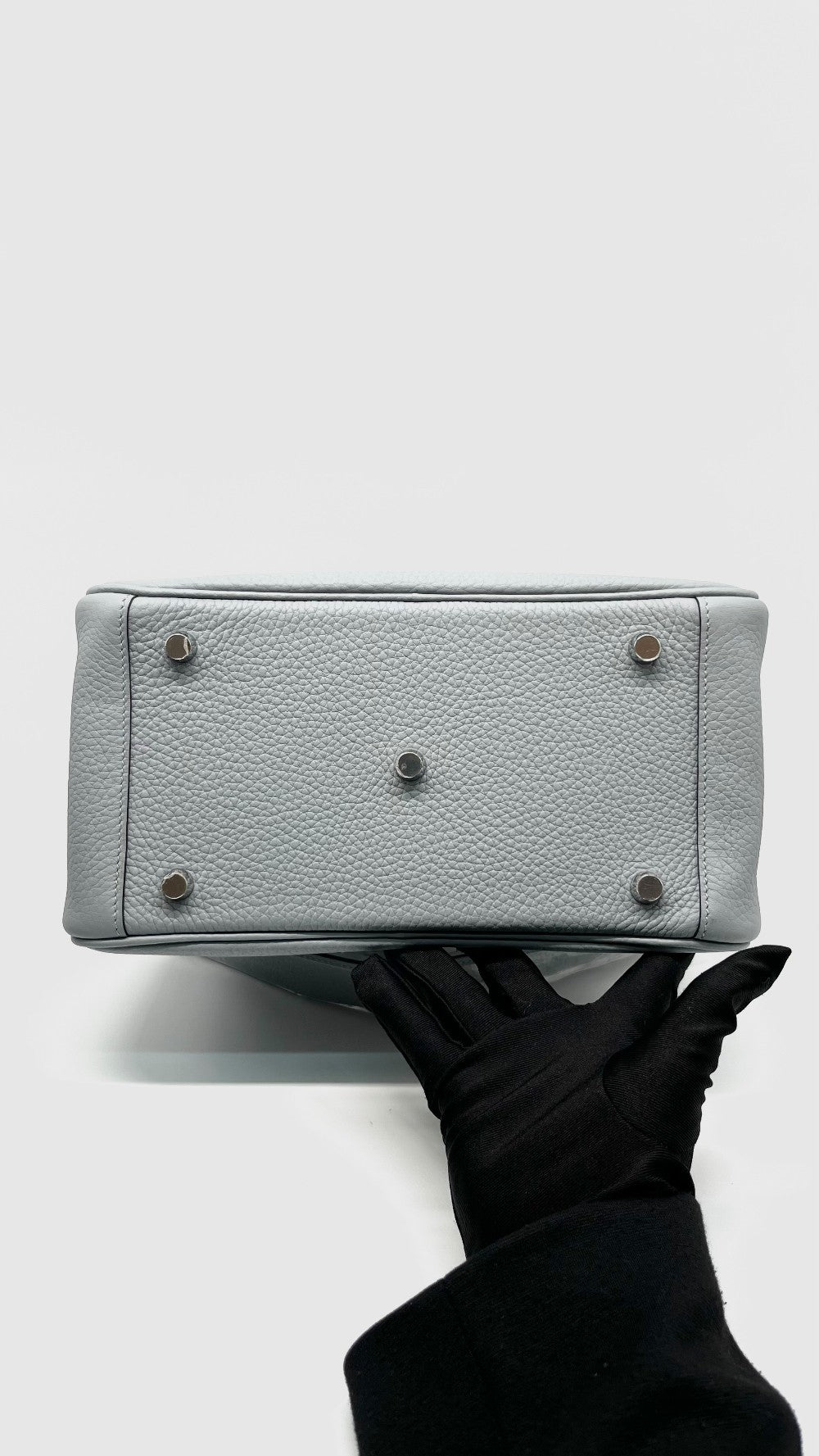 Brand New. Hermes Lindy 26 Gris Pantin Clemence PHW. KMA791DH|14640
